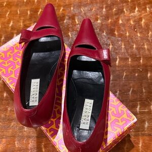 Barneys New York Red Leather kitten heel. Size 36.5.